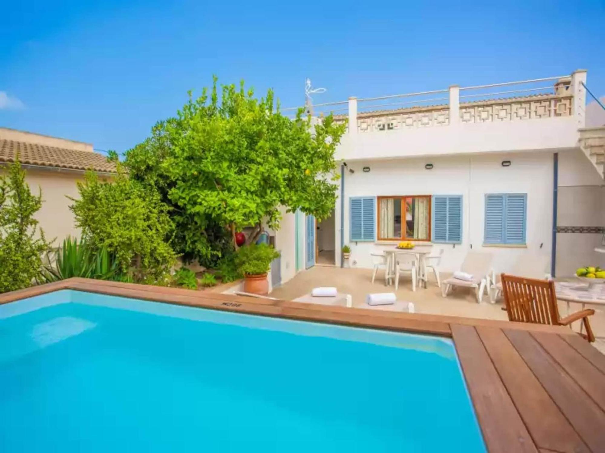 Alluring House With Pool