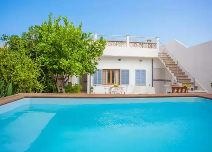 Alluring House With Pool